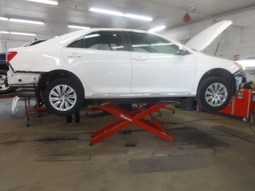 Four Signs Your Vehicle's Frame Is Bent - Bills Auto Body